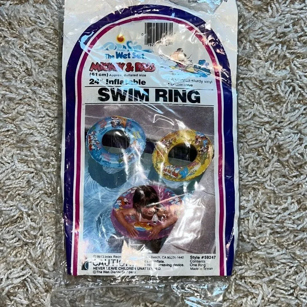 Vintage 1983 The Wet Set Swim Ring 24